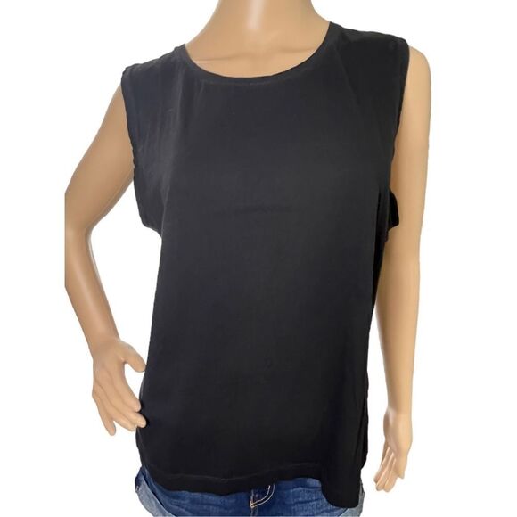 Bundle of Two Club Monoco Black and Grey Tank Tops - Picture 5 of 8